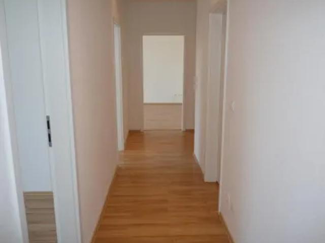 Mietwohnungen ✓ 539 € Kaltmiete ✓ 73,31 m² Wohnfläche ⌖ 08523 Plauen, Julius Fucik Str. 17