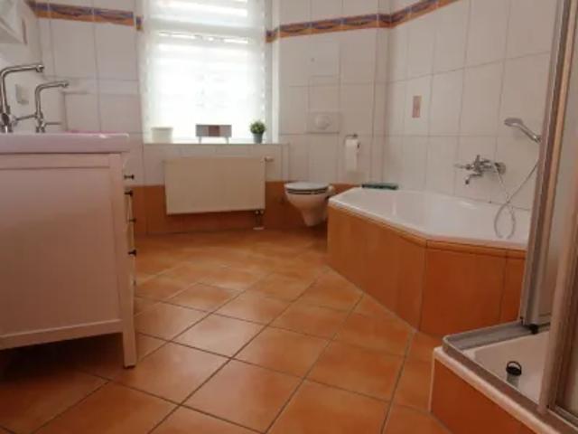 Mietwohnungen ✓ 645 € Kaltmiete ✓ 117,31 m² Wohnfläche ⌖ 08527 Plauen, Landmannstraße 1