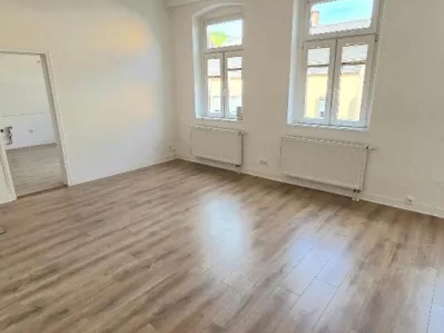 Mietwohnungen ✓ 650 € Kaltmiete ✓ 108,99 m² Wohnfläche ⌖ 08499 Reichenbach, Netzschkauer Straße 21