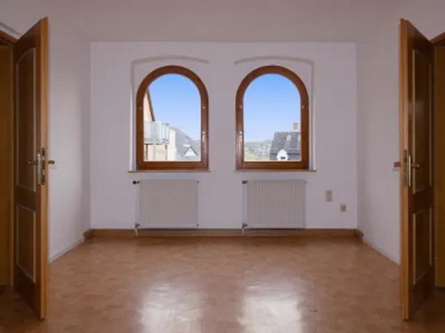 Mietwohnungen ✓ 650 € Kaltmiete ✓ 120 m² Wohnfläche ⌖ 07973 Greiz, Pohlitzer Straße 67