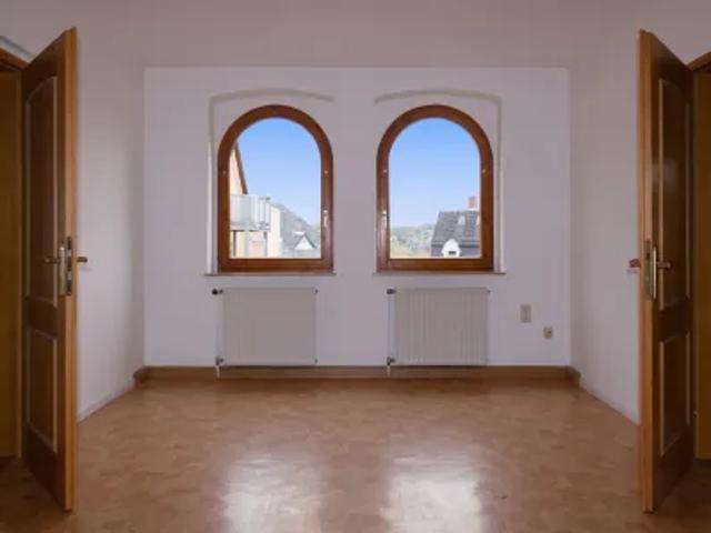 Mietwohnungen ✓ 650 € Kaltmiete ✓ 120 m² Wohnfläche ⌖ 07973 Greiz, Pohlitzer Straße 67