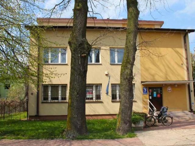 Wynajem 352 m2 biur i magazynów w centrum Miedzny