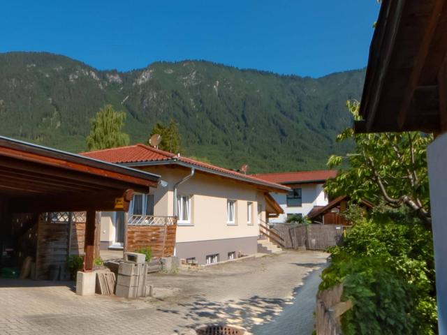 Mieminger Sonnenplateau Einfamilienhaus mit Einliegerwohnung in Gschwent