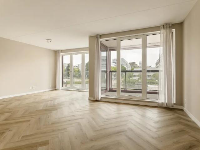 Mies van der Rohestraat 65