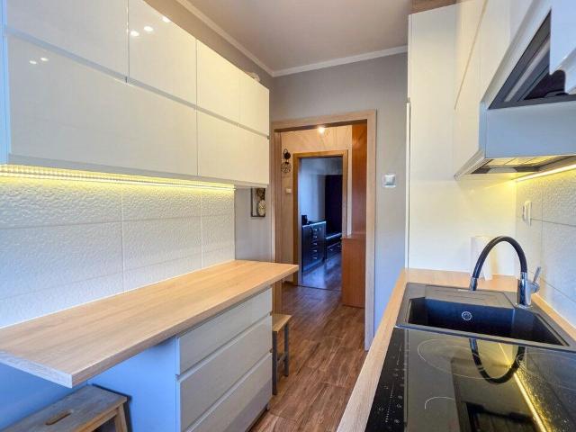 Mieszkanie na sprzedaż 3 pokoje Sieradz, 57,60 m2, 4 piętro