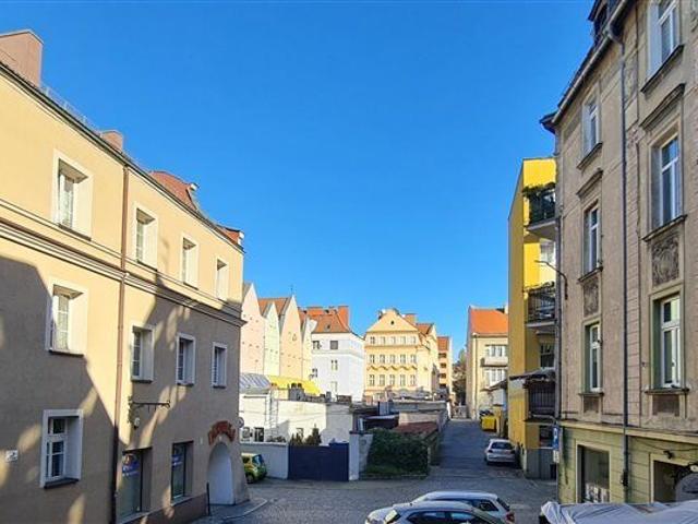 Mieszkanie na sprzedaż 2 pokoje Jelenia Góra, 56,30 m2, 1 piętro
