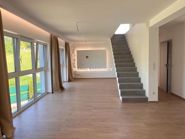 Mieszkanie na sprzedaż 4 pokoje krakowski, 109 m2, 1 piętro