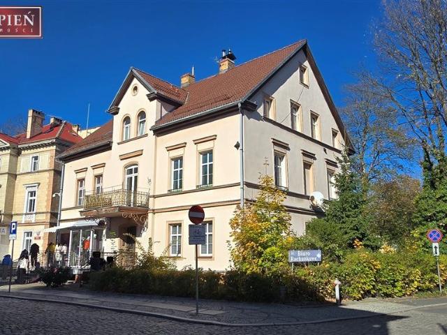 Mieszkanie na sprzedaż 6 pokoi Jelenia Góra, 120,70 m2, 2 piętro