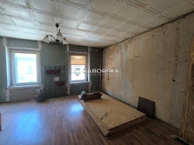 Mieszkanie 47 m² do remontu duża piwnica, świetna lokalizacja