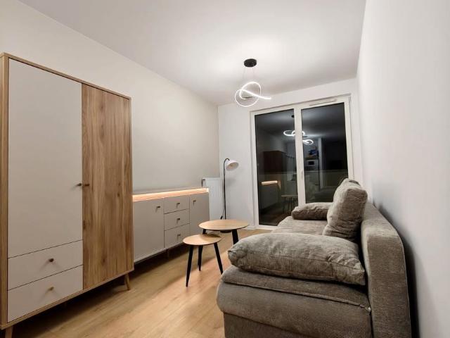 Mieszkanie kawalerka z oddzielną kuchnią 25 m² na wynajem Katowice, Koszutka