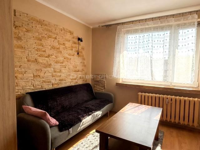Mieszkanie kawalerka z oddzielną kuchnią 30 m² na wynajem ul. Paderewskiego, Zawiercie