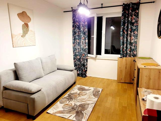 Mieszkanie w bloku mieszkalnym 31 m² przy lesie na wynajem ul. Husarska, Świętoszów