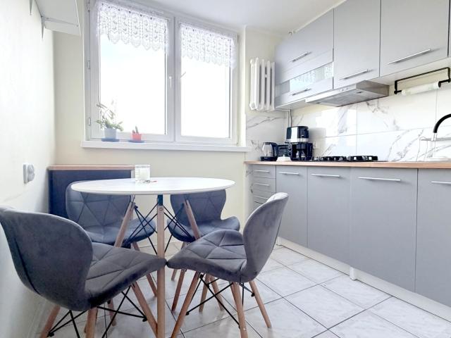 Mieszkanie w bloku mieszkalnym 48 m² w górach na wynajem ul. Bratków, Bielsko Biała, Kopernika