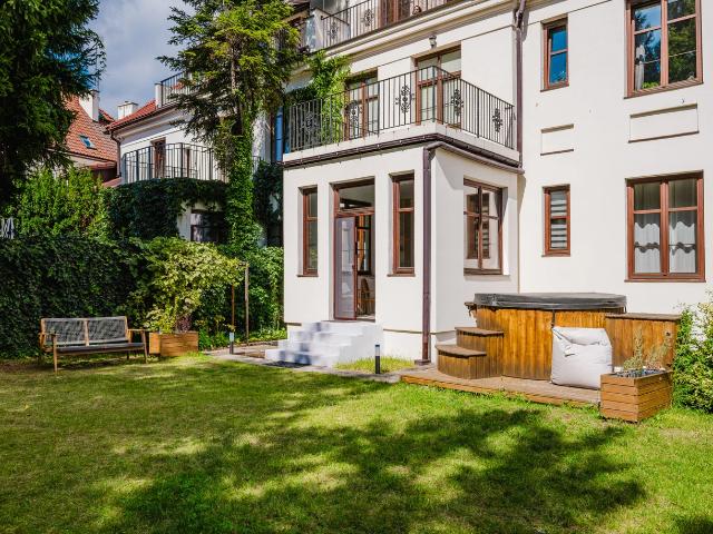 Mieszkanie w kamienicy z ogrodem i garażem