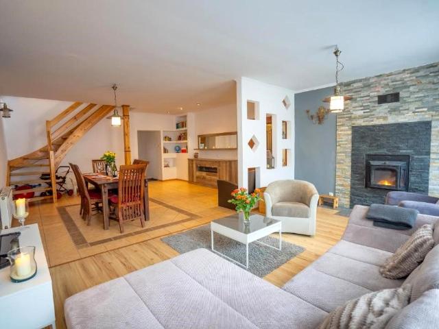 Mieszkanie 178,21 m² z oddzielną kuchnią na wynajem Ściegny