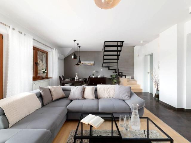 Mieszkanie 120 m², Modlnica