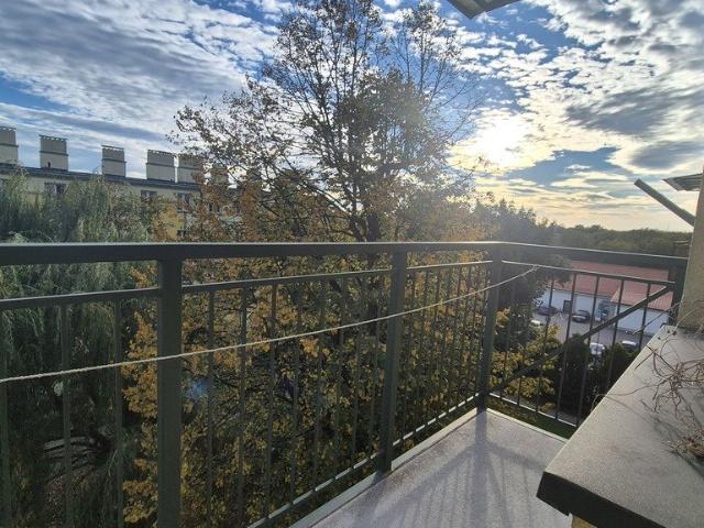Mieszkanie 25,4 m² w Tarnowie do remontu z dużym balkonem