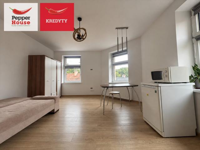 Mieszkanie 27 m² w Bydgoszczy kamienica i jasne wnętrze