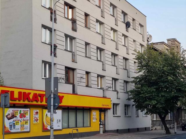 Mieszkanie 34 m² do remontu z balkonem i parkingiem polecam!