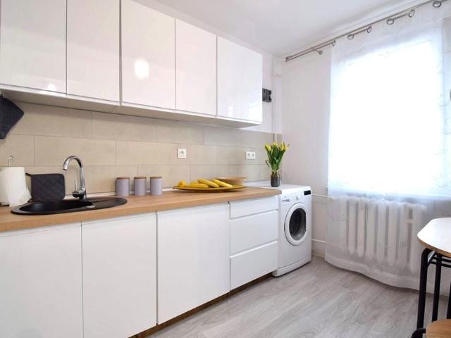 Mieszkanie 34 m² z kuchnią z oknem na wynajem Ikara, Wrocław, Fabryczna