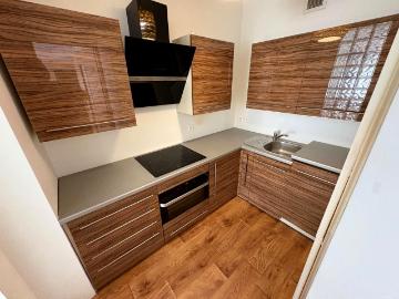 Mieszkanie 35 m² z kuchnią z oknem na wynajem Jelenia Góra, Zabobrze I