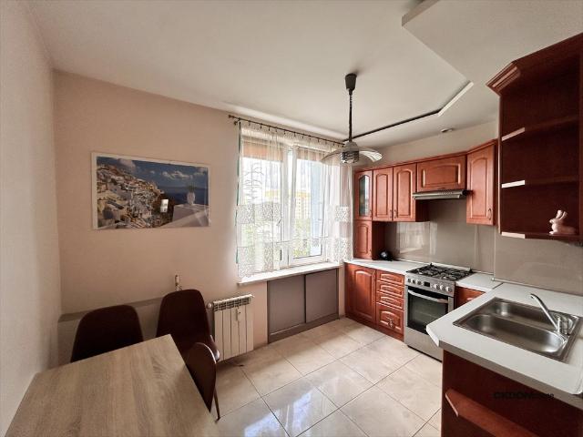 39 m² mieszkanie z widną kuchnią i szafą wnękową polecam!