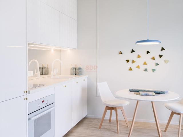 Mieszkanie 32 m² w Iwinach wysoki sufit i balkon