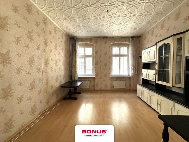 Na sprzedaż przestronne 65 m² mieszkanie w Szczecinie z piwnicą i garażem