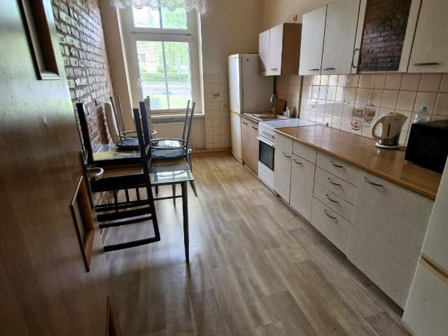 Mieszkanie 75 m² z oddzielną kuchnią na wynajem Jelenia Góra, Centrum