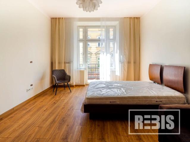 Mieszkanie 76 m² z kuchnią w zabudowie na wynajem Kraków, Stare Miasto