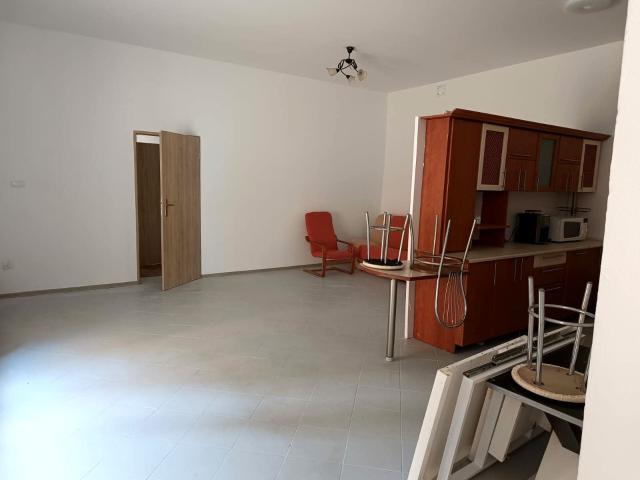 Mieszkanie 89 m² z oddzielną kuchnią na wynajem ul. Kościelna, Zduńska Wola