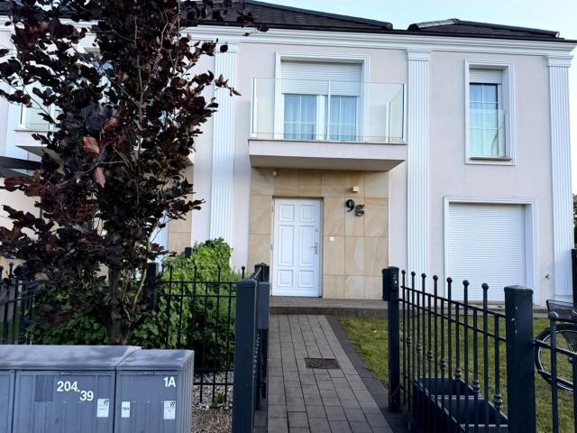Mieszkanie 80 m² z kuchnią w zabudowie na wynajem Oleśnica