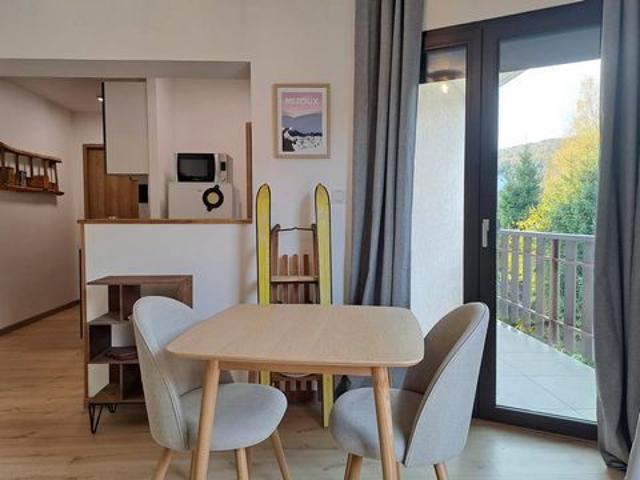 MIJOUX – T2 MEUBLÉ DE 32,78 M² AVEC BALCON ET CAVE