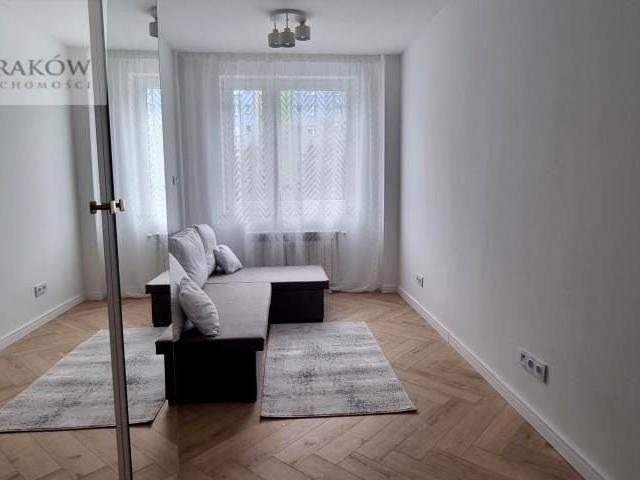 Mikrokawalerka 10 m² z oddzielną kuchnią na wynajem Kraków, Prokocim