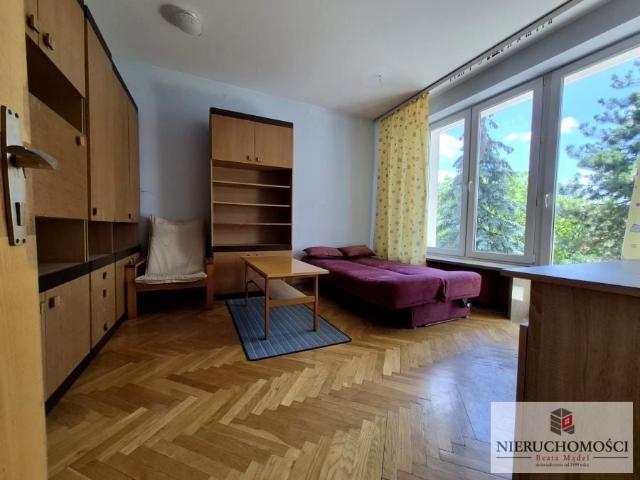 Mikrokawalerka 20 m² z kuchnią z oknem na wynajem Tarnów
