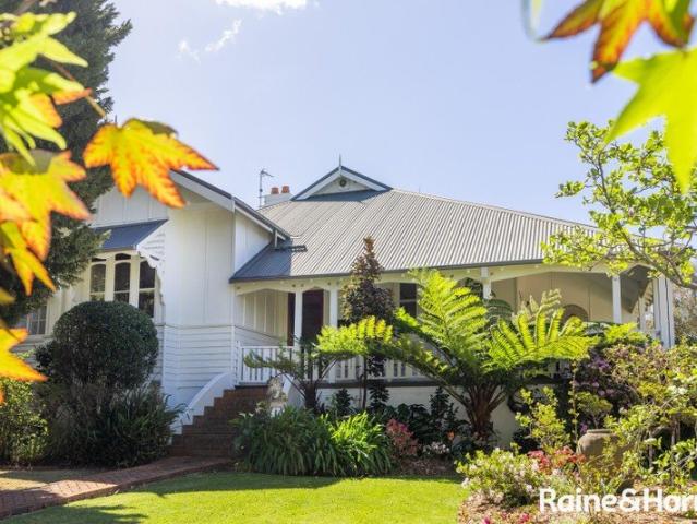 Milton Classic: Space, Seclusion & Sea Views