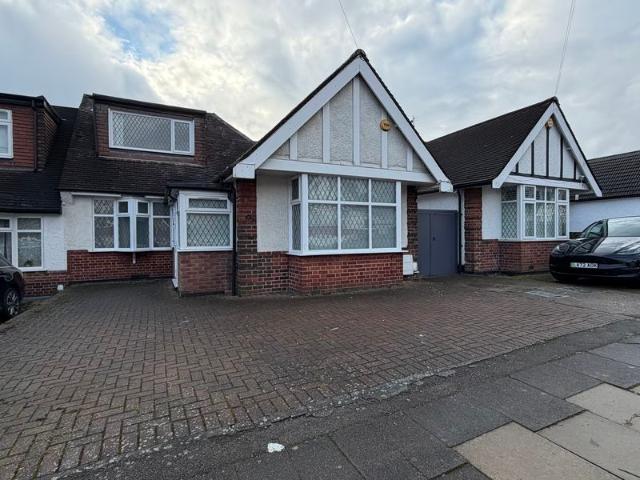 Milton Avenue, Barnet EN5, 5 bed property to rent, £3,450 pcm | PrimeLocation