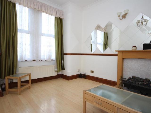 Milton Avenue, London, NW10 8PT, United Kingdom | 3 bed townhouse for rent #140656003 | Rentberry