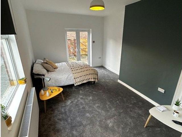Milton Grove, Manchester M16, 1 bed flat to rent, £1,025 pcm | PrimeLocation