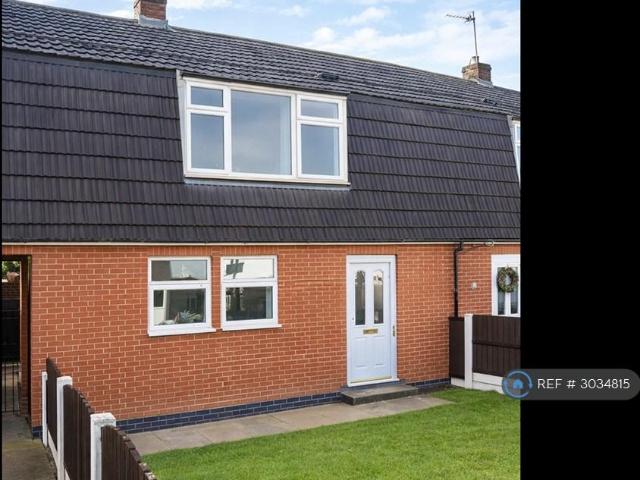 Milton Drive, Worksop, S81 3 bed terraced house to rent £850 pcm £196 pw