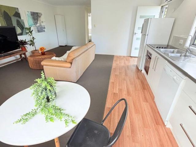 Milton fully furnished or unfurnished town house