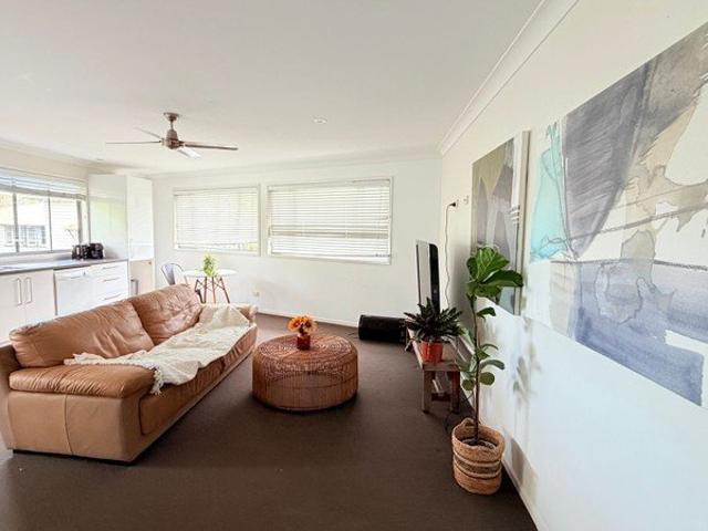 Milton fully furnished or unfurnished town house