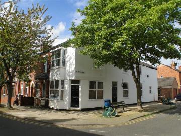 Milton Keynes MK13 2 bed maisonette to rent £1,150 pcm £265 pw