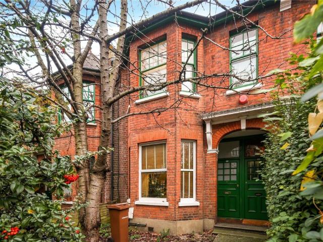 Milton House Mansions, Shacklewell. 2 bed flat to rent £2,750 pcm £635 pw