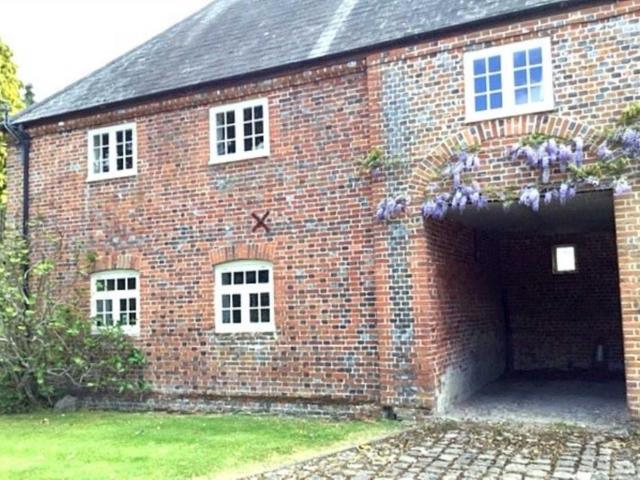 Milton Lilbourne, Pewsey 2 bed semi detached house to rent £1,250 pcm £288 pw