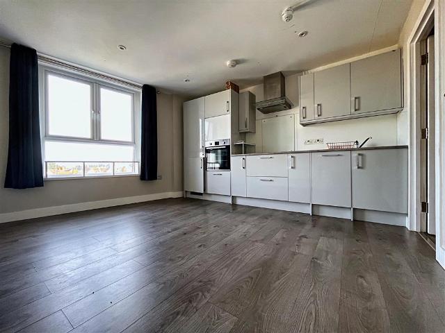 Milton Road, WORTHING, BN11 1 bed flat to rent £1,100 pcm £254 pw
