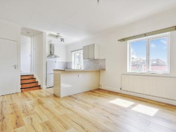 Milton Road, Cambridge CB4, 2 bed flat to rent, £1,650 pcm | PrimeLocation
