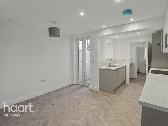 Milton Road, GILLINGHAM 3 bed terraced house to rent £1,500 pcm £346 pw
