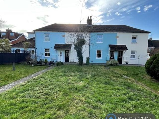 Milton Road, Horsham, RH12 2 bed terraced house to rent £1,600 pcm £369 pw