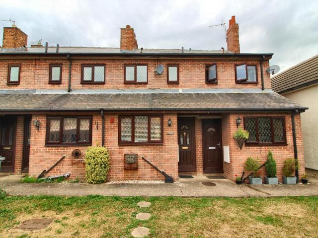 Milton Road, Hoyland, Barnsley 2 bed terraced house to rent £695 pcm £160 pw